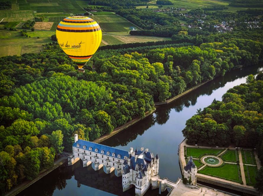 au-dessus de Chenonceau