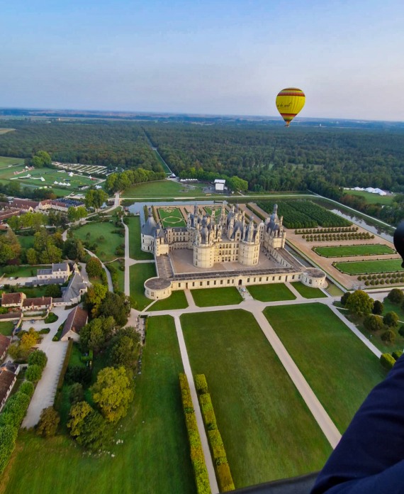 Montgolfière au dessus de Chambord